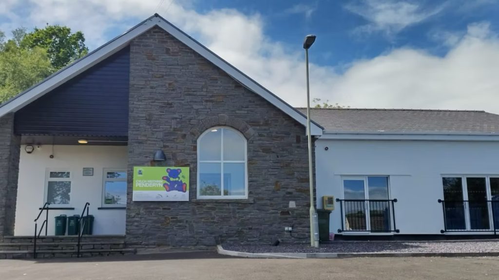 Penderyn Community Centre and The Hiker’s Hub café