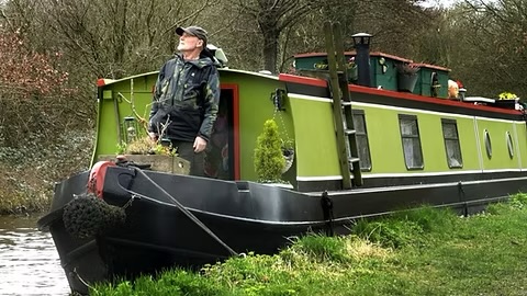 Guided walker beside the canal on the Inspired by Nature walk in Llangynidr