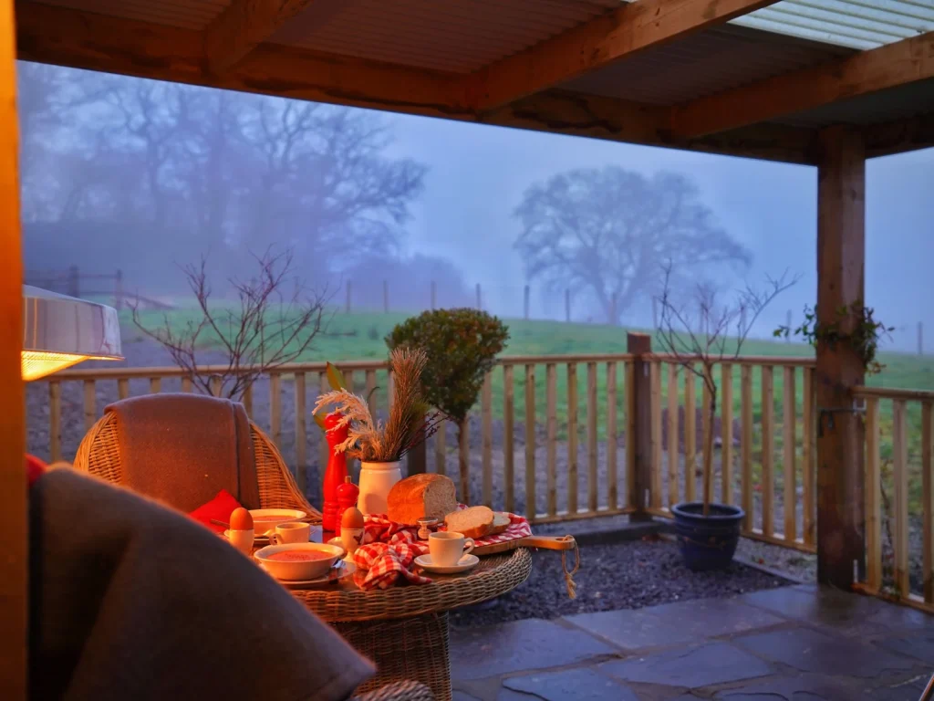 Covered veranda with mountain view at Y Golchdy